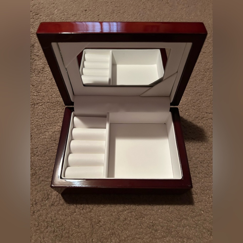 NWOT Jewelry Box with Mirror
